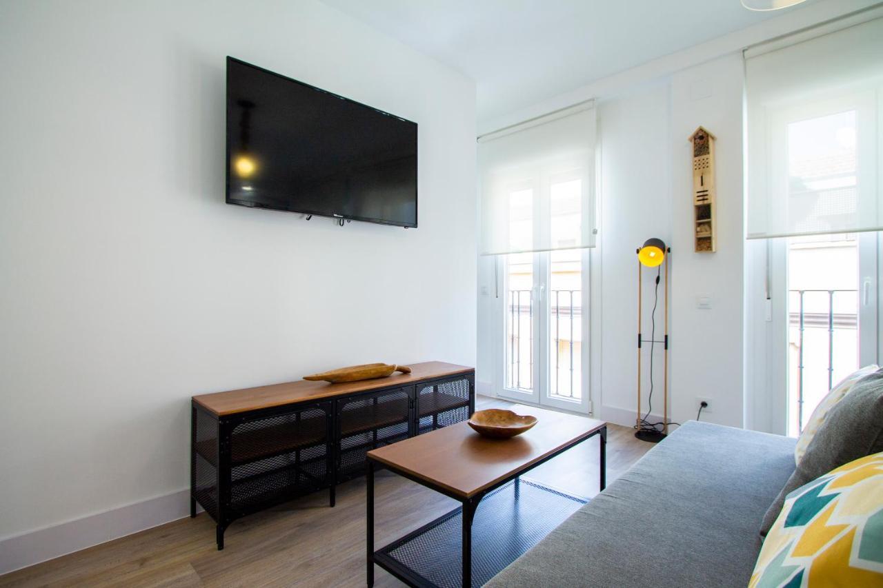 Apartamentos Cuatro Caminos Madrid Esterno foto