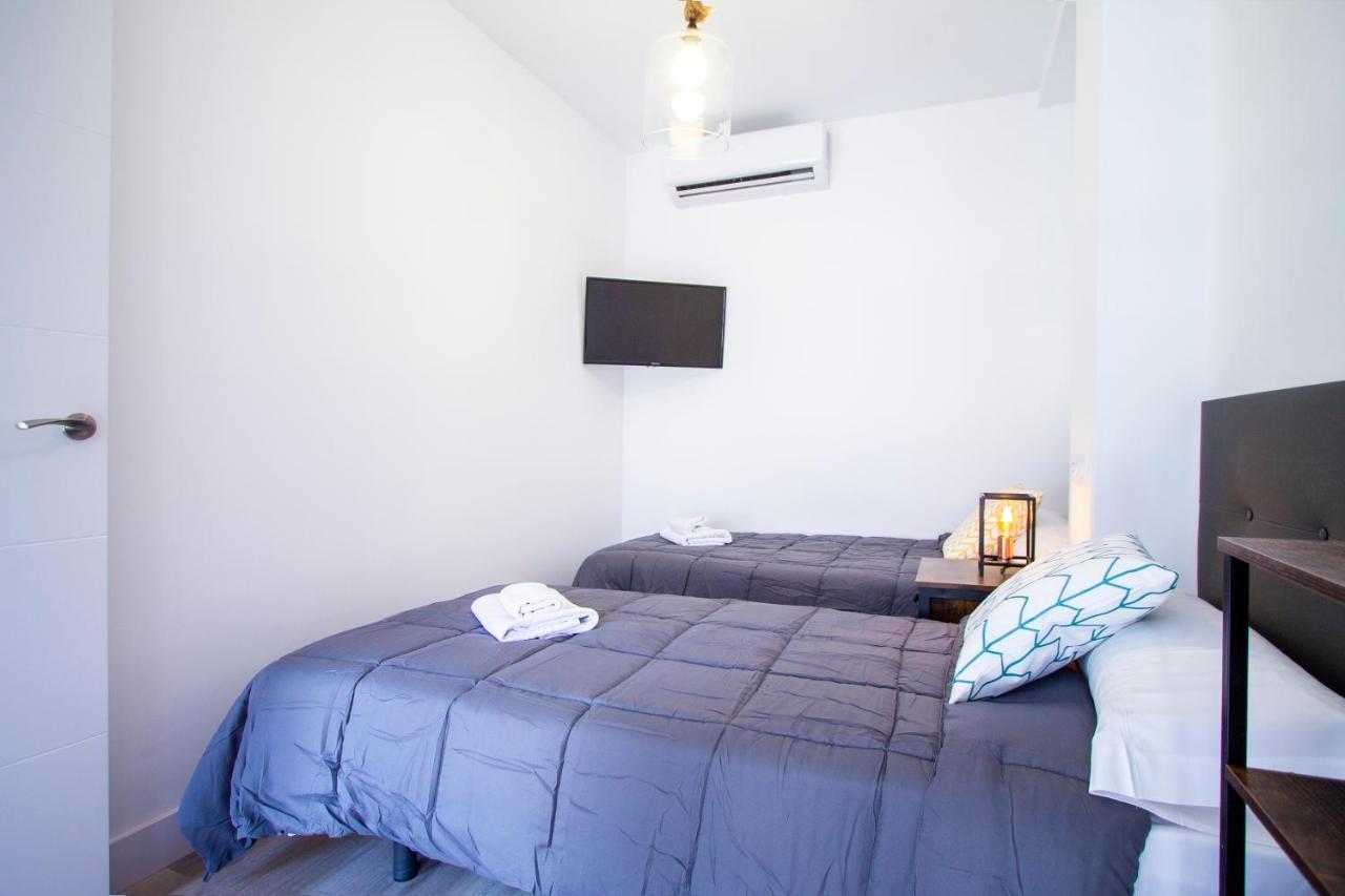 Apartamentos Cuatro Caminos Madrid Esterno foto