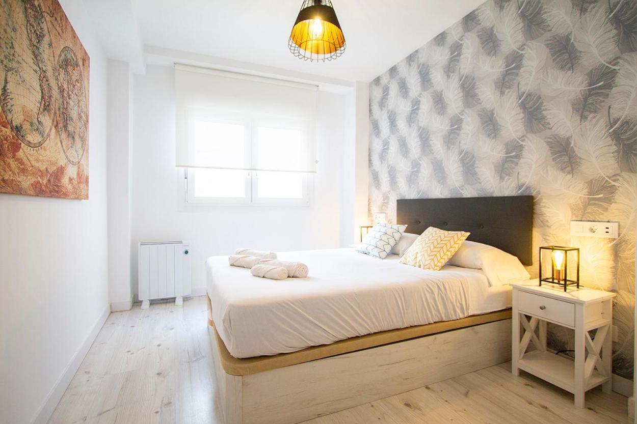 Apartamentos Cuatro Caminos Madrid Esterno foto