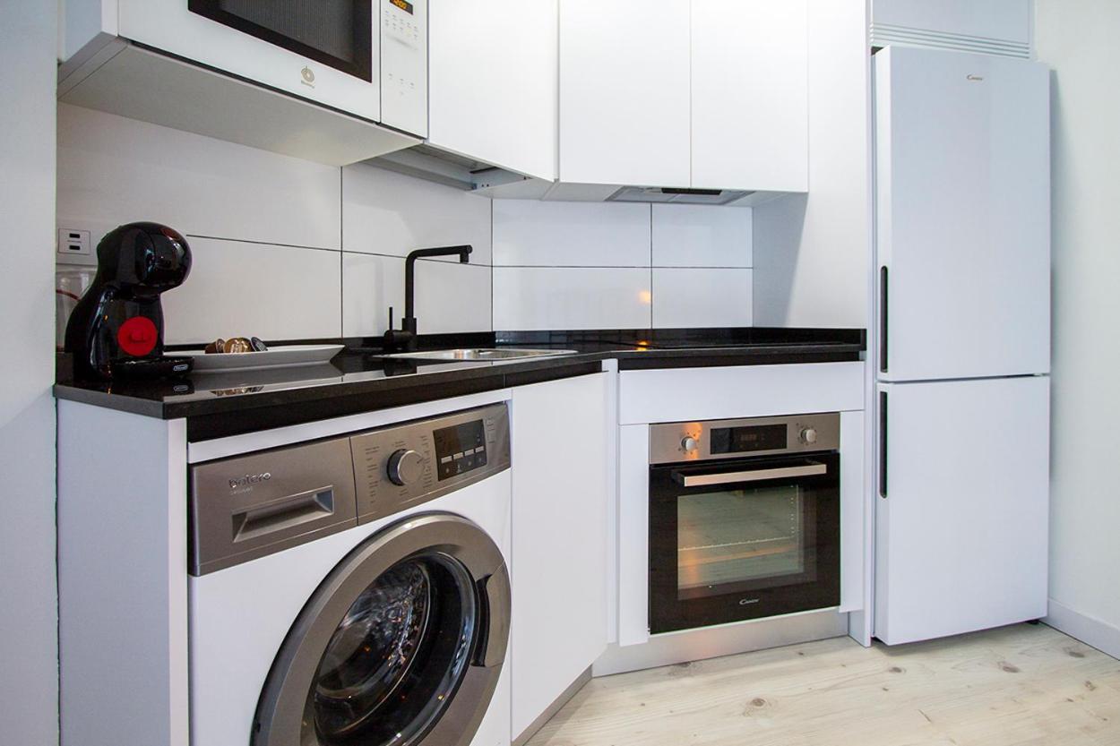 Apartamentos Cuatro Caminos Madrid Esterno foto