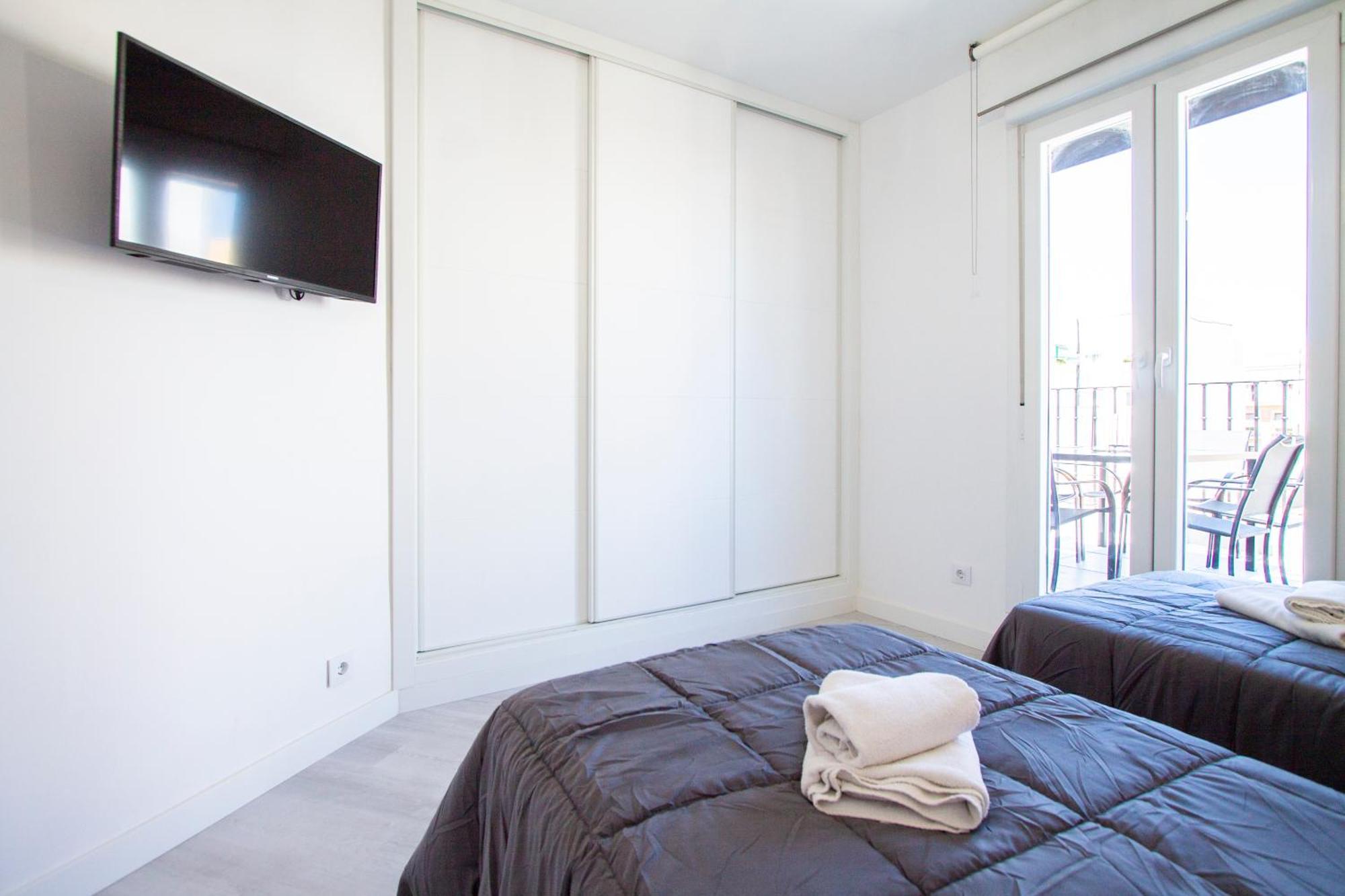 Apartamentos Cuatro Caminos Madrid Esterno foto