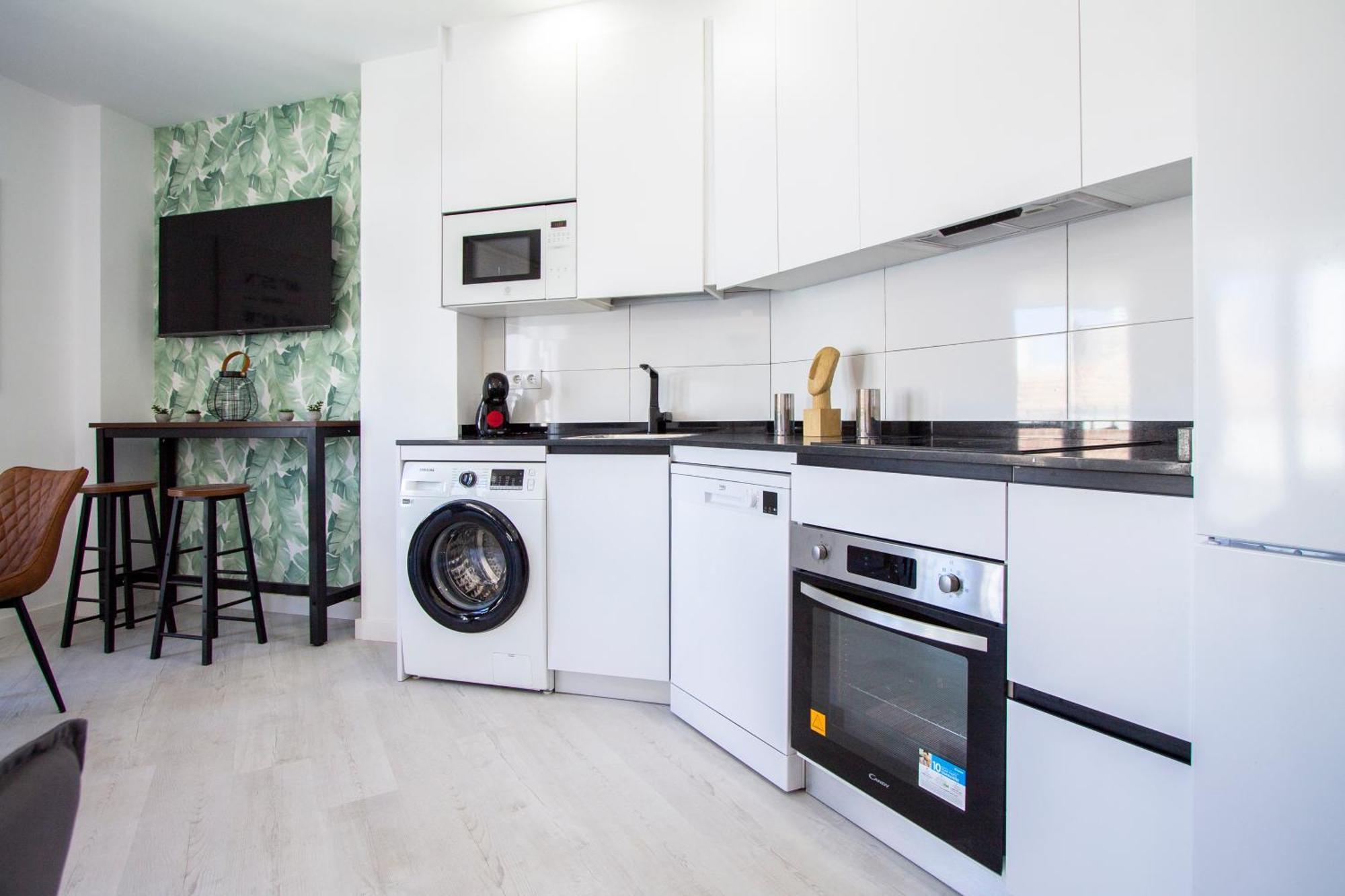 Apartamentos Cuatro Caminos Madrid Esterno foto